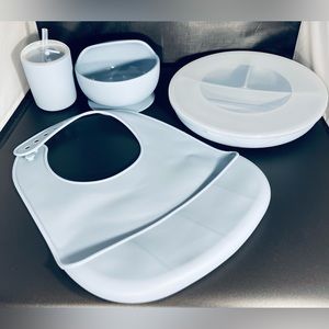 Blue 6 piece silicone baby feeding set ( New)